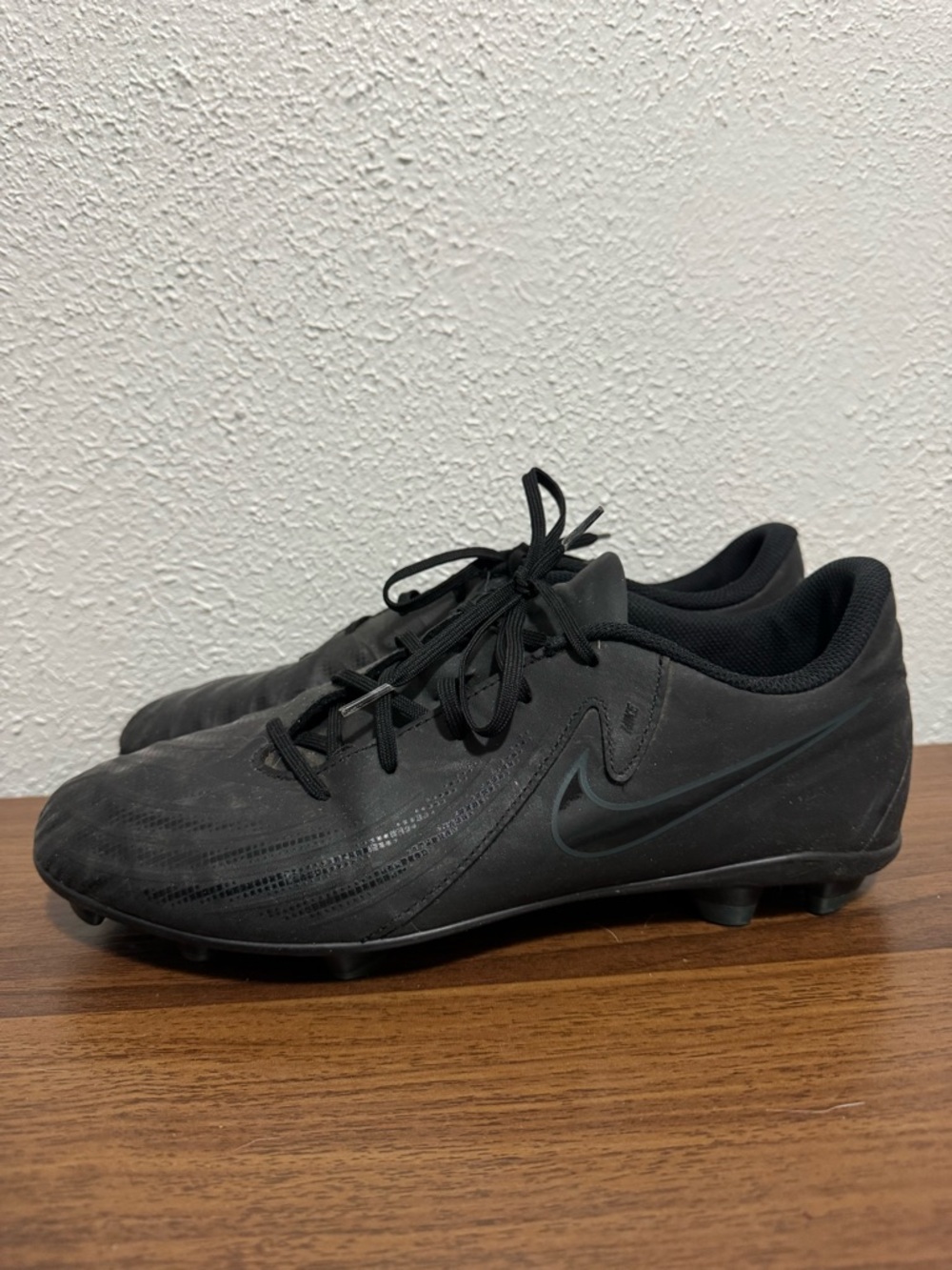 Nike Men’s Phantom GX 2 FG/MG Soccer Cleats Size 10